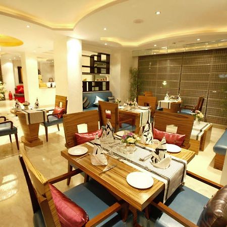 Hotel Star Rocks New Delhi Buitenkant foto